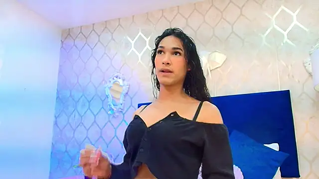 Snapshot of Chloee__Adams chatting on February 9, 2026, 12:14 pm Chloee Adams online show from February 9, 2026, 12:14 pm