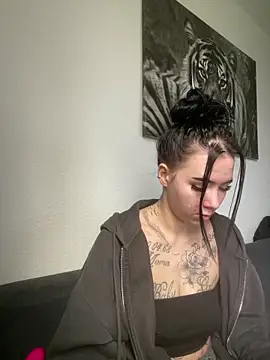 Snapshot of zoeelovee chatting on February 25, 2026, 7:52 am zoeelovee online show from February 25, 2026, 7:52 am