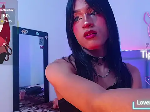 Snapshot of moonlyvelvet chatting on February 13, 2026, 10:43 pm moonlyvelvet online show from February 13, 2026, 10:43 pm