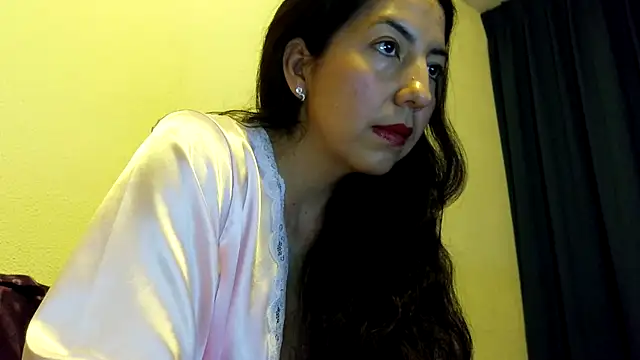 Snapshot of LunaLatinaa chatting on February 14, 2026, 6:52 pm LunaLatinaa online show from February 14, 2026, 6:52 pm