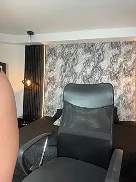 Snapshot of Dahlia-Rose chatting on February 12, 2026, 7:35 pm Dahlia-Rose online show from February 12, 2026, 7:35 pm