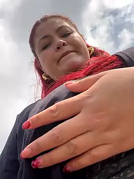 Lia-Moon77 online show from February 11, 2026, 7:25 pm