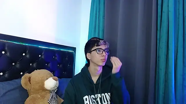 gabriel x18 online show from February 15, 2026, 4:57 am