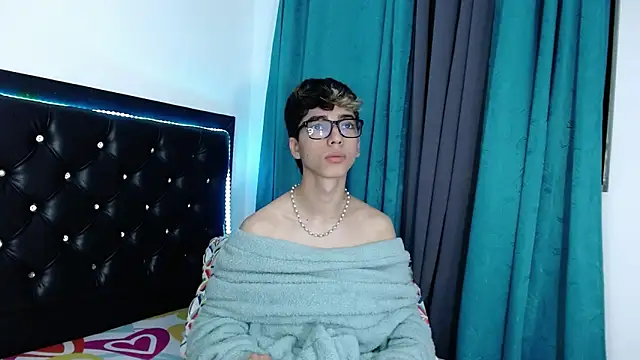 gabriel x18 online show from March 4, 2026, 5:59 am