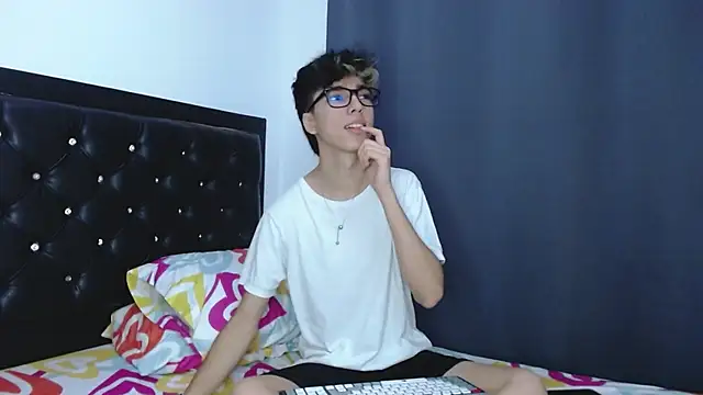 gabriel x18 online show from April 10, 2026, 11:56 pm