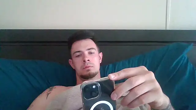 Snapshot of midnightsinz chatting on April 29, 2026, 9:54 pm midnightsinz online show from April 29, 2026, 9:54 pm