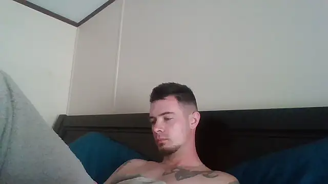 midnightsinz online show from April 7, 2026, 7:37 pm