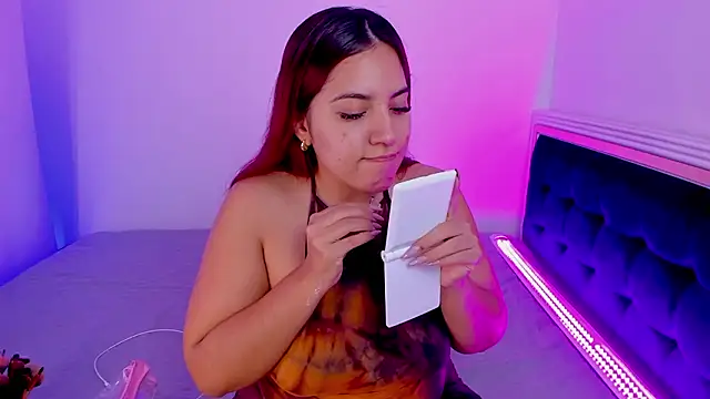 Snapshot of Angelica__Red chatting on February 16, 2026, 1:54 pm Angelica Red online show from February 16, 2026, 1:54 pm