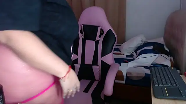 Angiegranados online show from April 29, 2026, 2:27 am