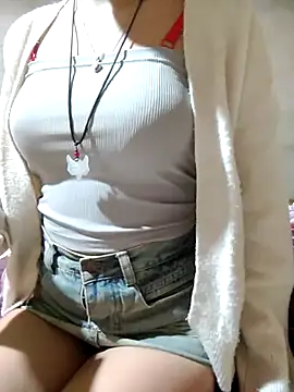 Snapshot of DoliceGirl2k chatting on April 2, 2026, 1:57 am DoliceGirl2k online show from April 2, 2026, 1:57 am