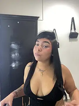 big booty girl online show from February 19, 2026, 11:45 pm