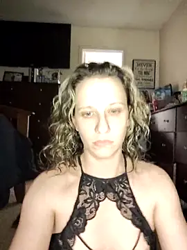 Snapshot of sexyymeli chatting on April 17, 2026, 6:05 am sexyymeli online show from April 17, 2026, 6:05 am