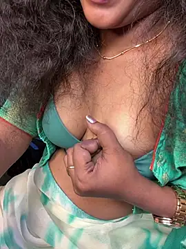 Snapshot of VixenNandhu chatting on July 27, 2026, 6:26 pm VixenNandhu online show from July 27, 2026, 6:26 pm