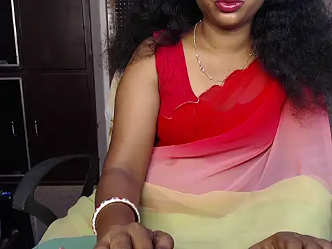 Snapshot of VixenNandhu chatting on July 24, 2026, 5:03 am VixenNandhu online show from July 24, 2026, 5:03 am