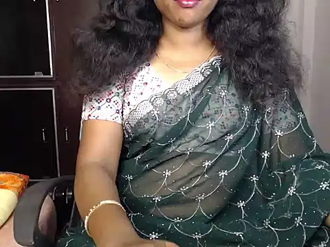Snapshot of VixenNandhu chatting on July 22, 2026, 4:03 am VixenNandhu online show from July 22, 2026, 4:03 am