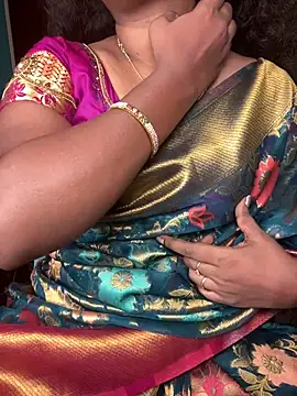Snapshot of VixenNandhu chatting on July 30, 2026, 8:13 am VixenNandhu online show from July 30, 2026, 8:13 am
