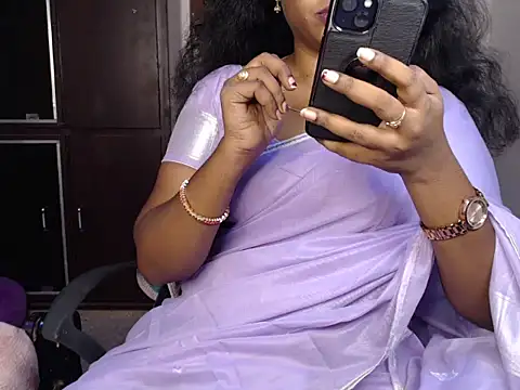 Snapshot of VixenNandhu chatting on July 11, 2026, 5:35 pm VixenNandhu online show from July 11, 2026, 5:35 pm
