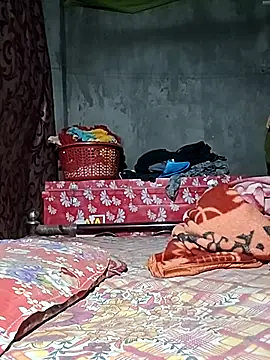 Sweet-runi online show from April 15, 2026, 4:22 pm