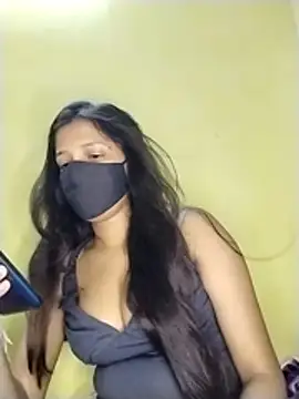 Snapshot of Naina-hott chatting on May 8, 2026, 6:56 pm Naina-hott online show from May 8, 2026, 6:56 pm