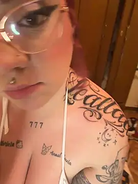 Snapshot of Diablita13 chatting on February 11, 2026, 11:59 pm Diablita13 online show from February 11, 2026, 11:59 pm