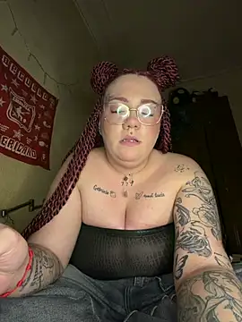 Snapshot of Diablita13 chatting on February 6, 2026, 11:56 pm Diablita13 online show from February 6, 2026, 11:56 pm