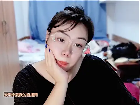 yingying1222 online show from June 30, 2026, 12:49 pm