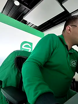 Snapshot of Kenny-M chatting on February 9, 2026, 7:23 pm Kenny-M online show from February 9, 2026, 7:23 pm