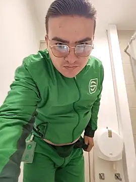 Snapshot of Kenny-M chatting on February 17, 2026, 4:15 pm Kenny-M online show from February 17, 2026, 4:15 pm