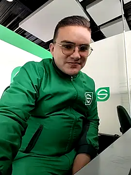 Snapshot of Kenny-M chatting on February 11, 2026, 3:01 pm Kenny-M online show from February 11, 2026, 3:01 pm