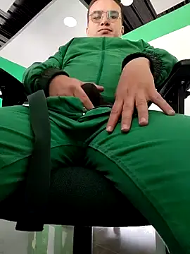 Snapshot of Kenny-M chatting on February 18, 2026, 2:24 pm Kenny-M online show from February 18, 2026, 2:24 pm