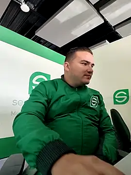 Snapshot of Kenny-M chatting on February 5, 2026, 1:51 pm Kenny-M online show from February 5, 2026, 1:51 pm