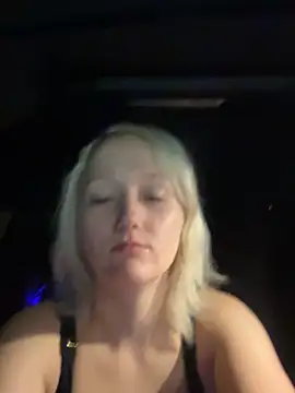 Marilynxo online show from February 22, 2026, 3:42 am