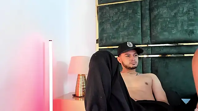 GaelyCoral online show from March 23, 2026, 11:32 am