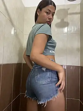 Snapshot of Romie_rous chatting on March 2, 2026, 12:23 pm Romie rous online show from March 2, 2026, 12:23 pm