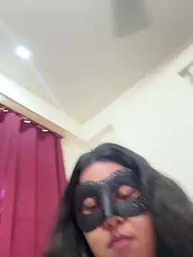 raavigirl online show from April 4, 2026, 10:44 am