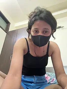 raavigirl online show from March 12, 2026, 11:47 am