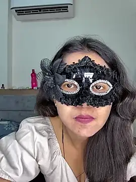 raavigirl online show from April 25, 2026, 3:31 pm