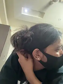 raavigirl online show from March 11, 2026, 6:13 pm