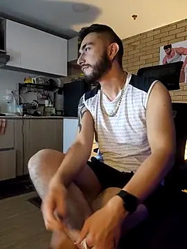 Snapshot of dave_wolf7 chatting on February 12, 2026, 12:21 am dave wolf7 online show from February 12, 2026, 12:21 am