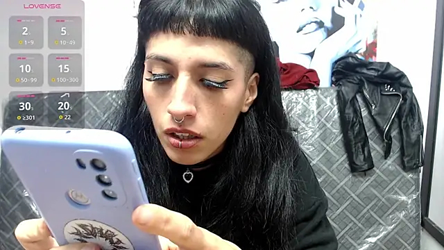 FRANCESCA LOVE  online show from April 18, 2026, 9:26 pm