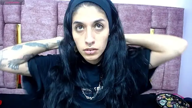 FRANCESCA LOVE  online show from May 15, 2026, 3:04 am