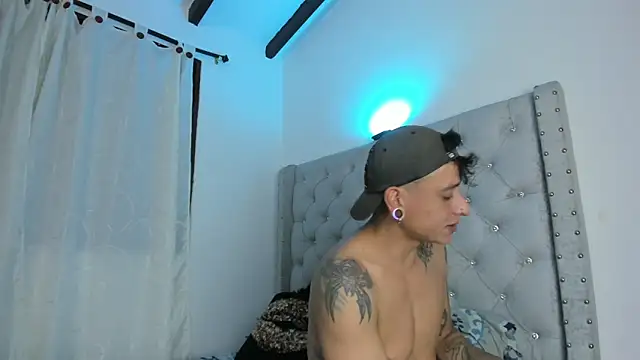 Snapshot of SkinnyDevil12 chatting on February 23, 2026, 3:41 am SkinnyDevil12 online show from February 23, 2026, 3:41 am