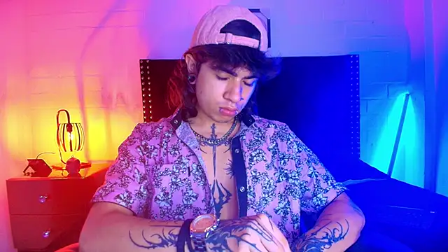 Snapshot of Axell_Kussh chatting on March 3, 2026, 12:34 pm Axell Kussh online show from March 3, 2026, 12:34 pm