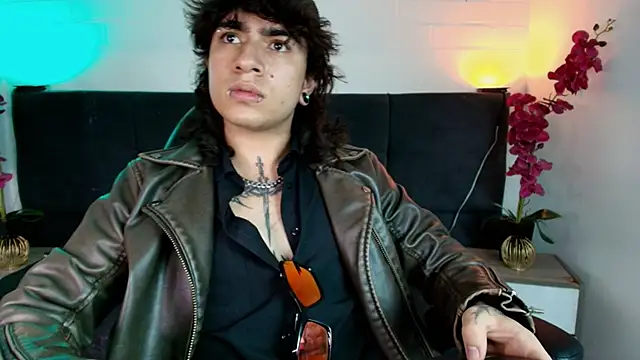 Axell Kussh online show from April 22, 2026, 3:35 am