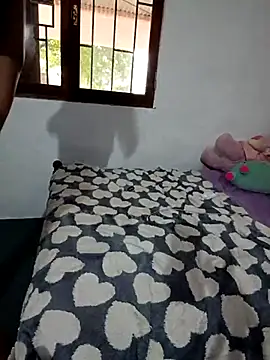 micavicexx online show from February 9, 2026, 9:24 pm