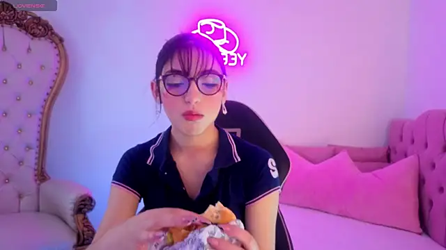 Snapshot of MAHYRA_TAY chatting on June 23, 2026, 7:23 pm MAHYRA TAY online show from June 23, 2026, 7:23 pm