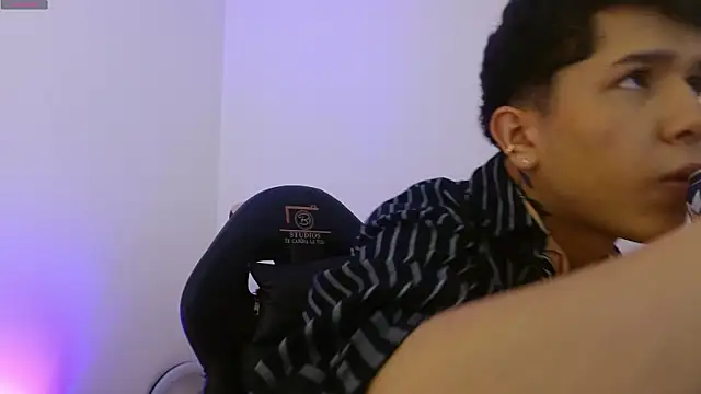 Snapshot of estefan_tay chatting on February 16, 2026, 3:27 am estefan tay online show from February 16, 2026, 3:27 am