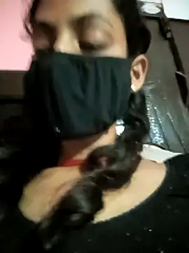 BIG QWEEN NO1 online show from April 12, 2026, 4:21 pm