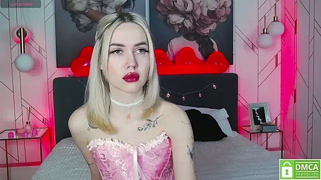 JosephineRowe online show from February 13, 2026, 4:23 am