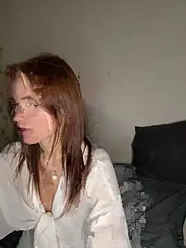 Snapshot of Emma_Songae chatting on March 2, 2026, 7:32 pm Emma Songae online show from March 2, 2026, 7:32 pm